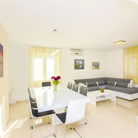 Vesa Holiday home
